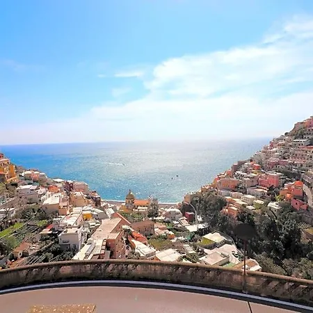 Hotel Estate4home - Maison Lirio 4*
